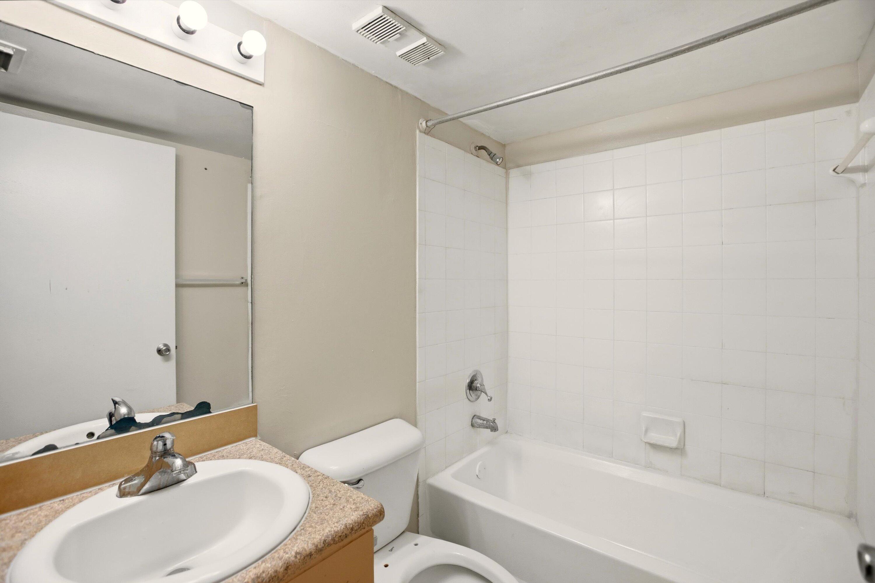 ST ANDREWS PALM BEACH CONDO II - Residential Lease