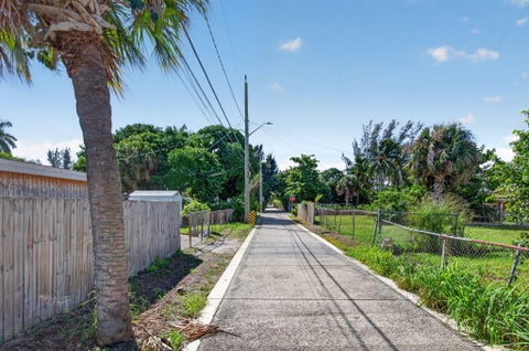 Tiny photo for 238 SW 10th Avenue, Delray Beach, FL 33444 (MLS # B26087626)