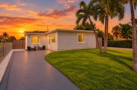 Tiny photo for 238 SW 10th Avenue, Delray Beach, FL 33444 (MLS # B26087626)