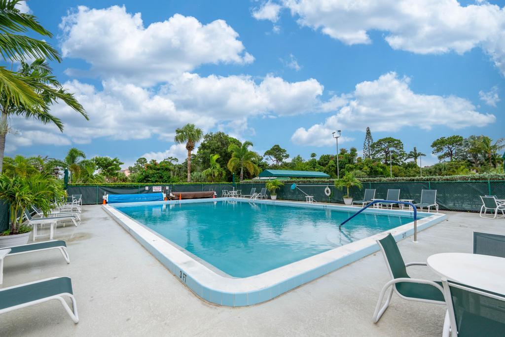 KINGSWOOD CONDO - Residential