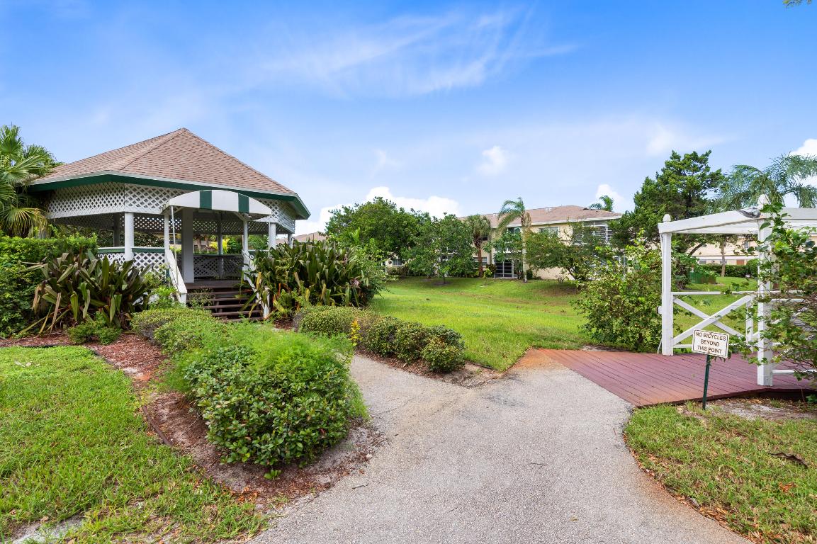 KINGSWOOD CONDO - Residential