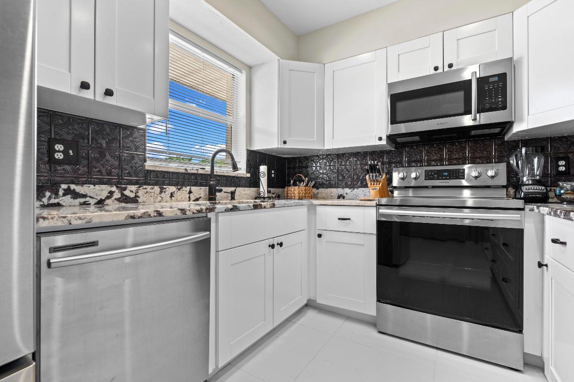 KINGSWOOD CONDO - Residential