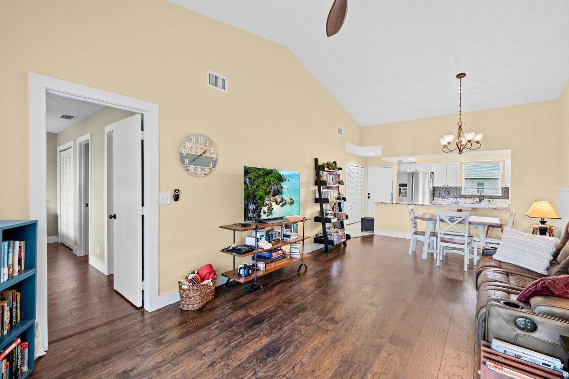 KINGSWOOD CONDO - Residential