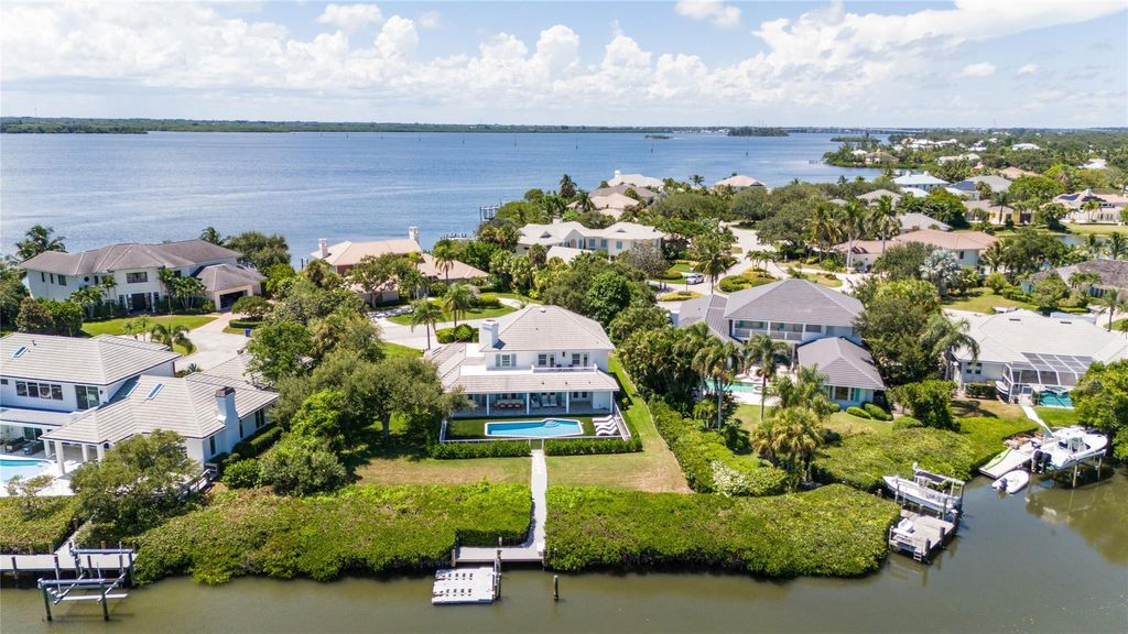 Photo of 230 Osprey Ct, Vero Beach, FL 32963 (MLS # F10529689)