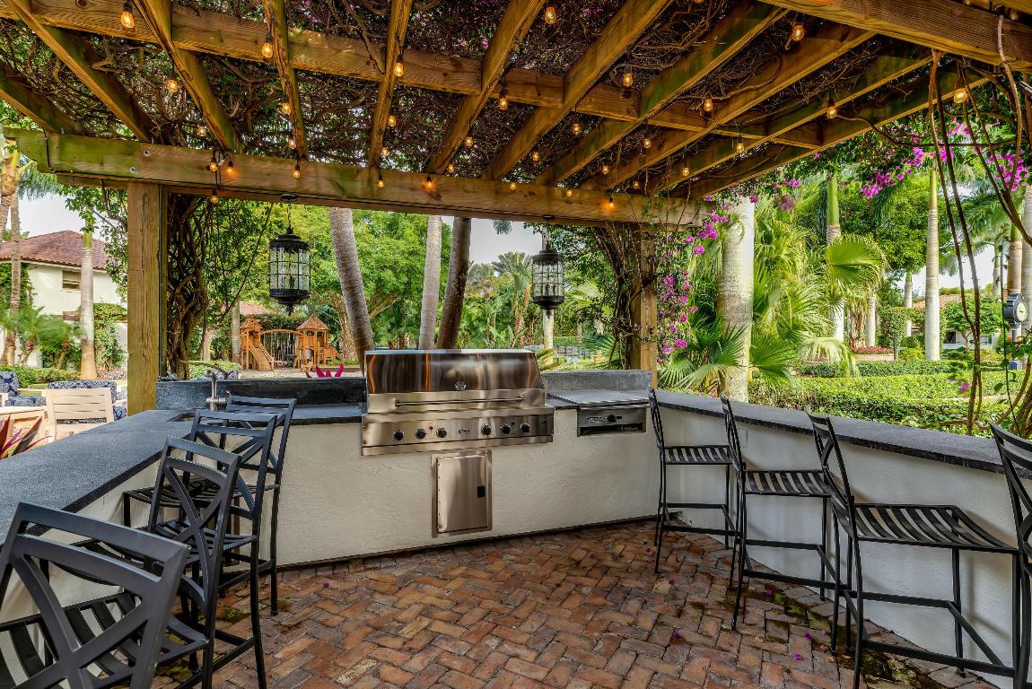 SADDLE TRAIL PARK OF WELLINGTON - Residential