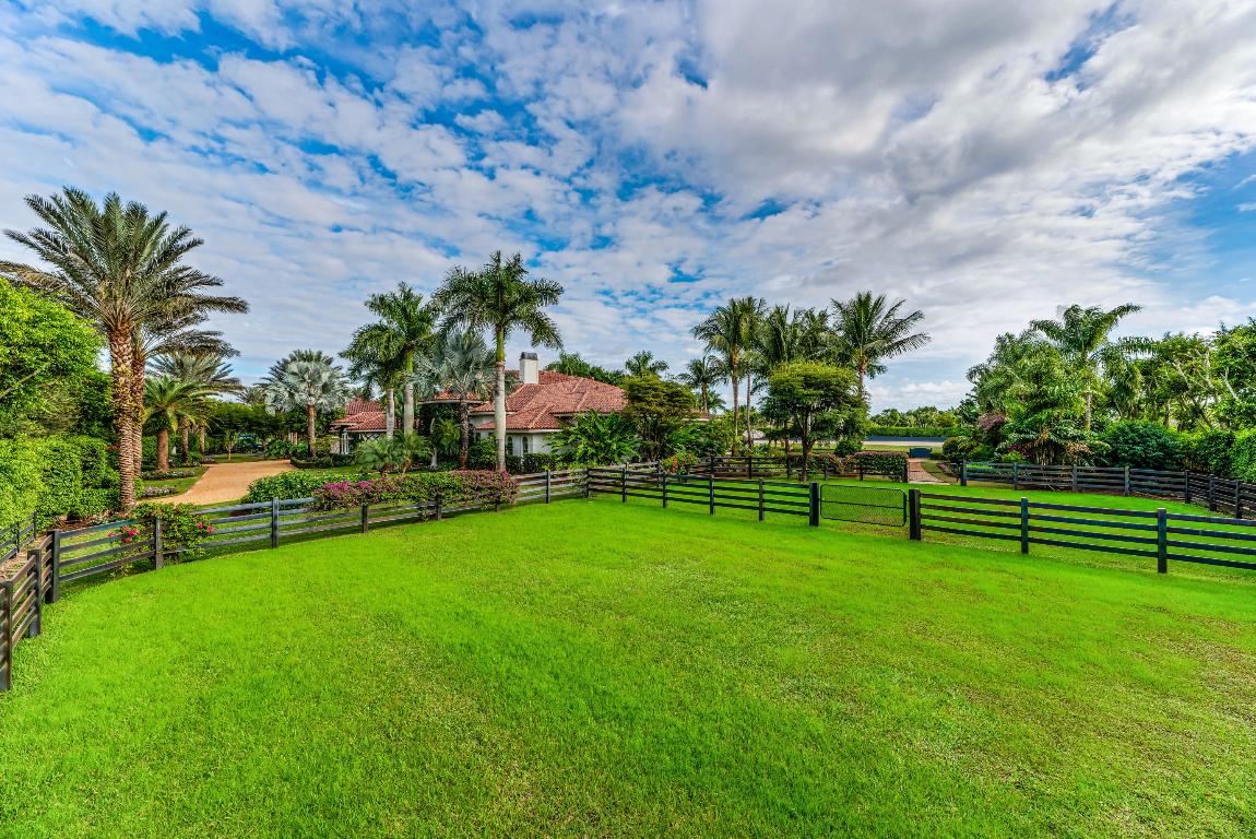 SADDLE TRAIL PARK OF WELLINGTON - Residential