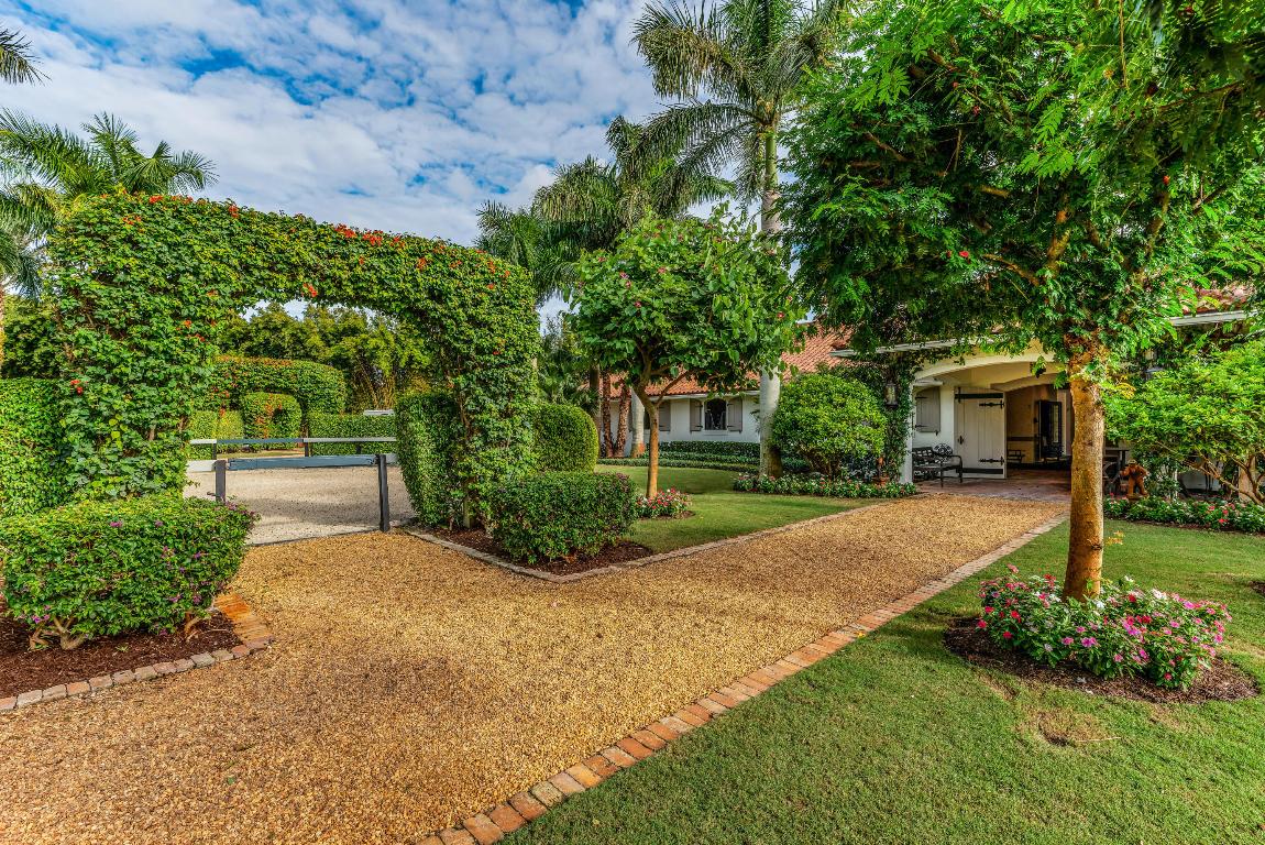 SADDLE TRAIL PARK OF WELLINGTON - Residential