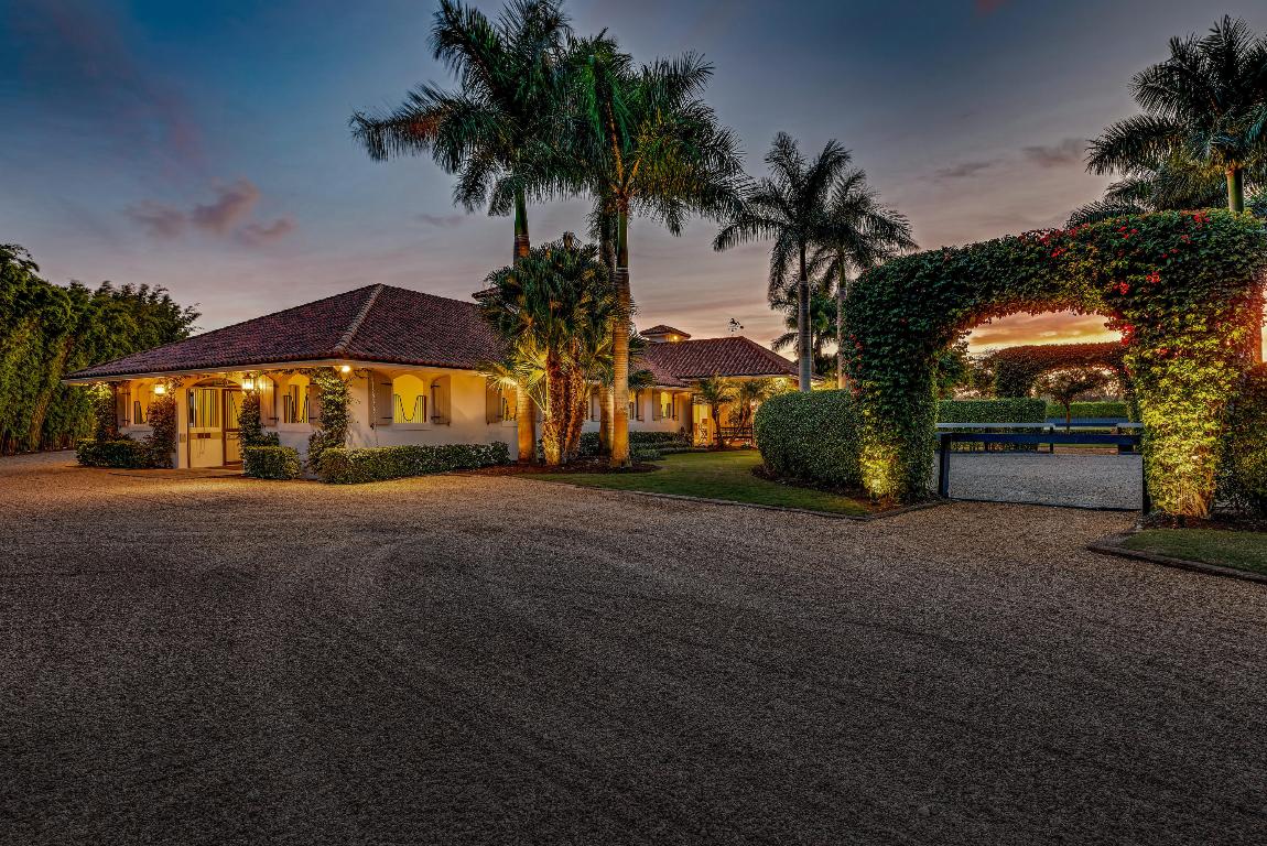 SADDLE TRAIL PARK OF WELLINGTON - Residential