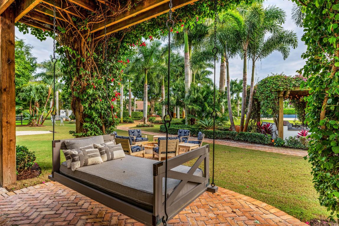 SADDLE TRAIL PARK OF WELLINGTON - Residential