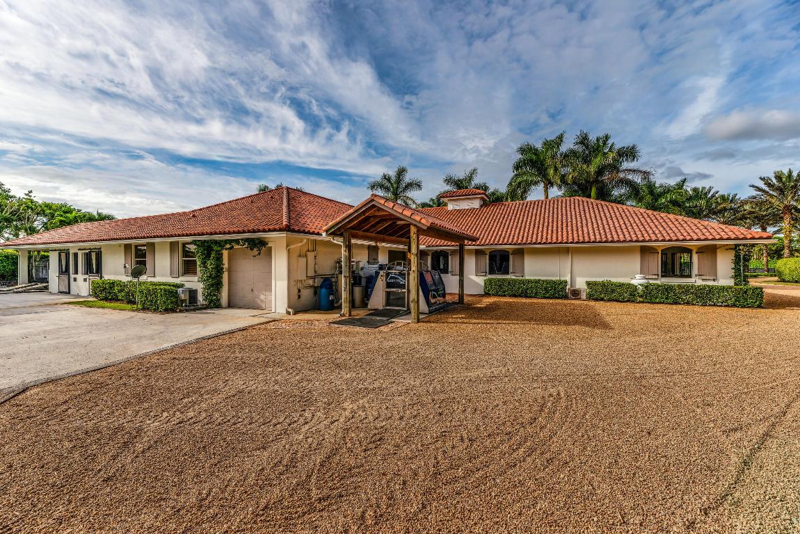 SADDLE TRAIL PARK OF WELLINGTON - Residential