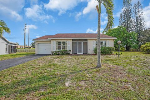6113 Rainbow Circle Greenacres FL 33463