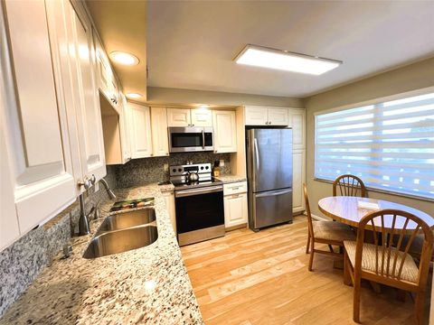 2202 Lucaya Bend N-4 Coconut Creek FL 33066