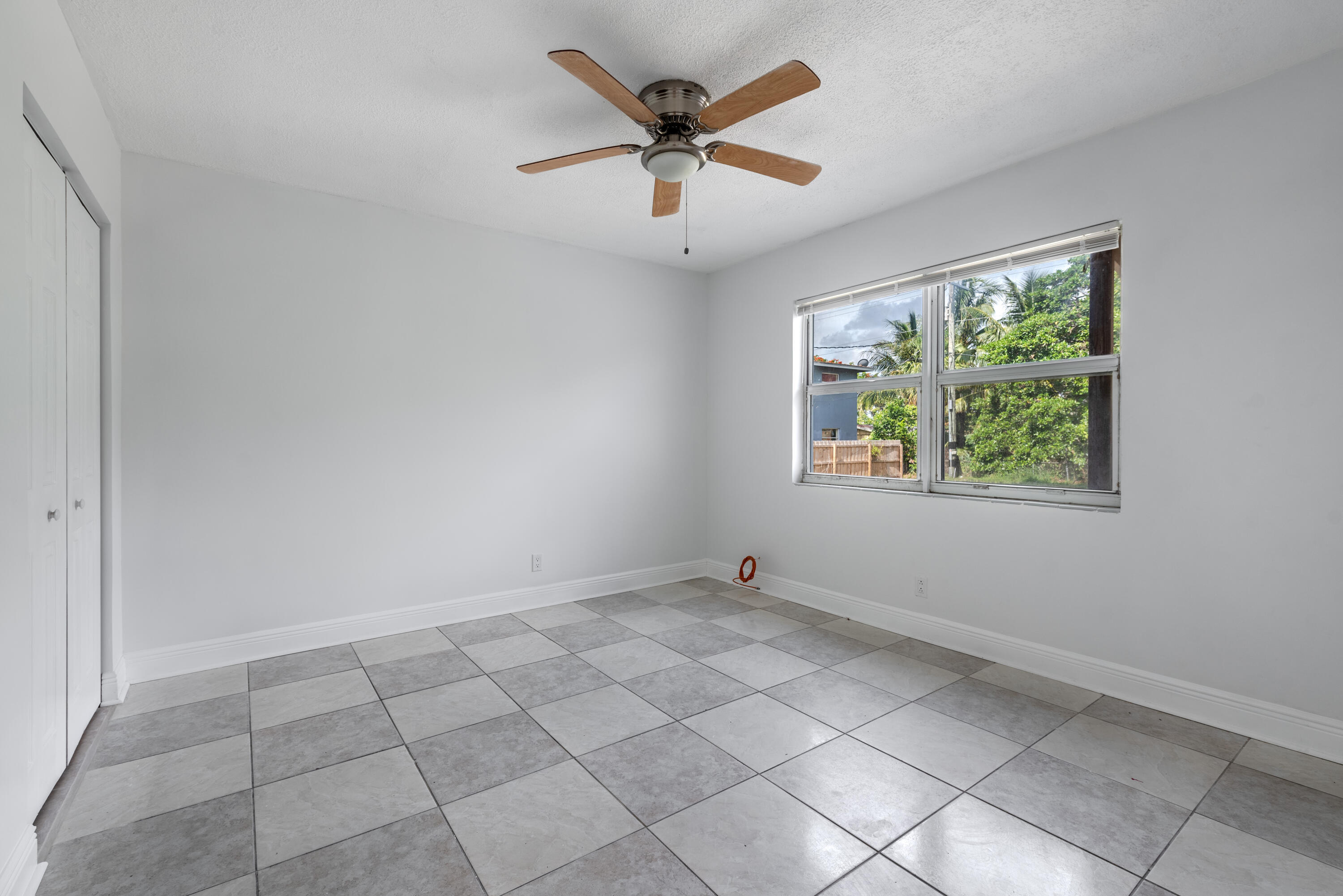 Photo 1 of 18 — 925 S Pine Street, Lake Worth, FL 33460