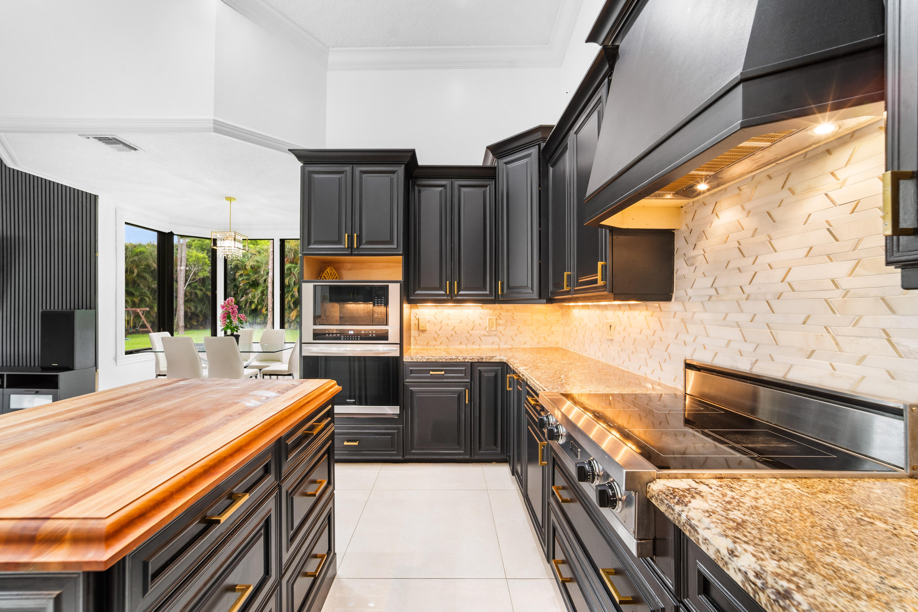 7520 NW 50th Court