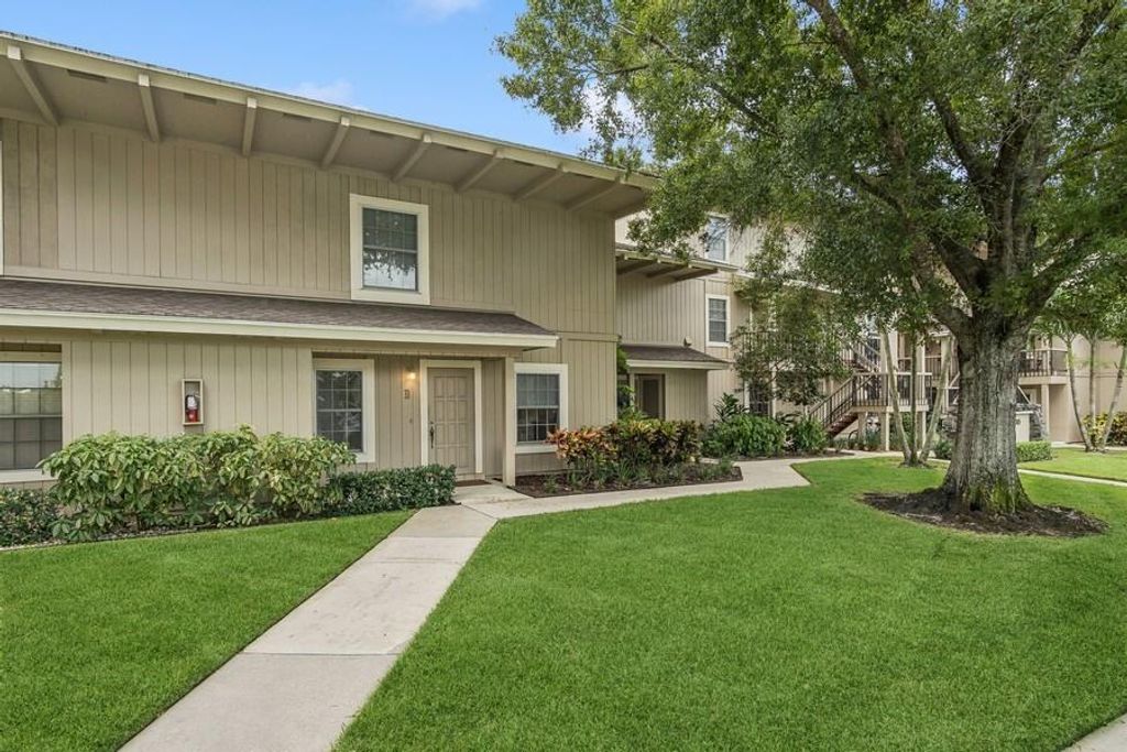 Photo of 18380 SE Wood Haven Lane #B, Jupiter, FL 33469 (MLS # R11015817)