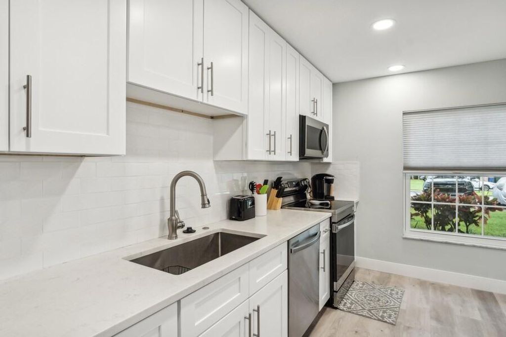 Photo of 18380 SE Wood Haven Lane #B, Jupiter, FL 33469 (MLS # R11015817)