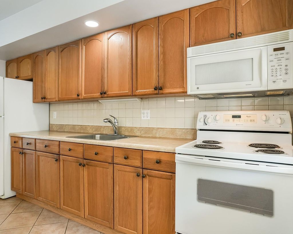 Photo of 223 S Federal Highway #6, Dania Beach, FL 33004 (MLS # F10554335)