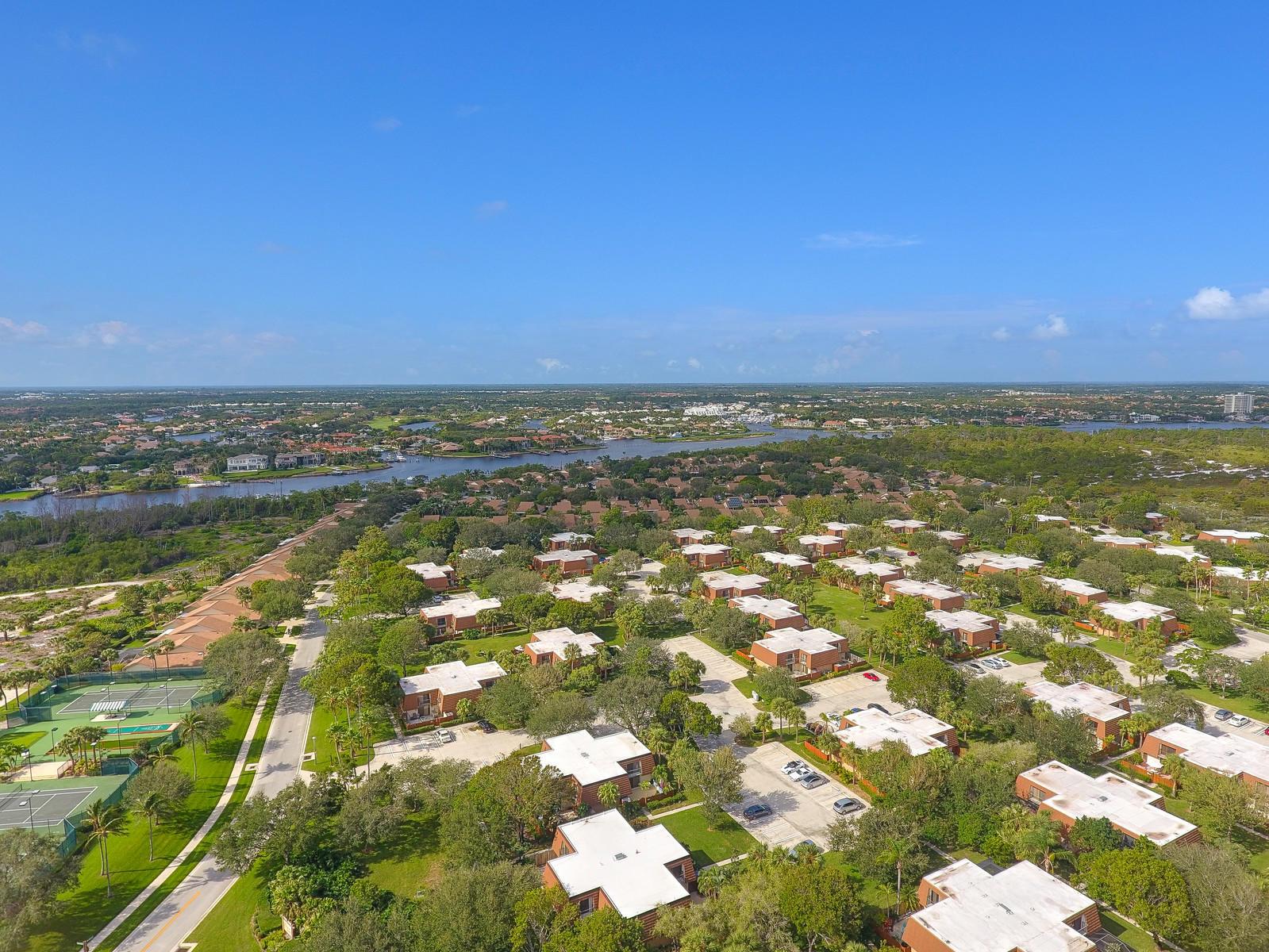 RIVER - Residential Lease