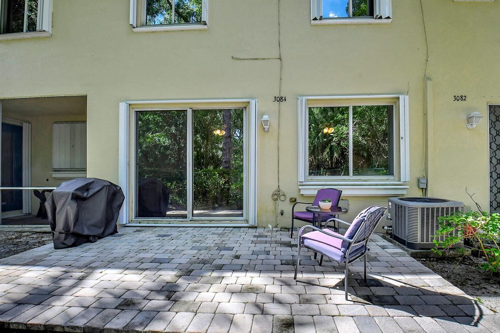 Photo of 3084 N Evergreen Circle, Boynton Beach, FL 33426 (MLS # R10932968)