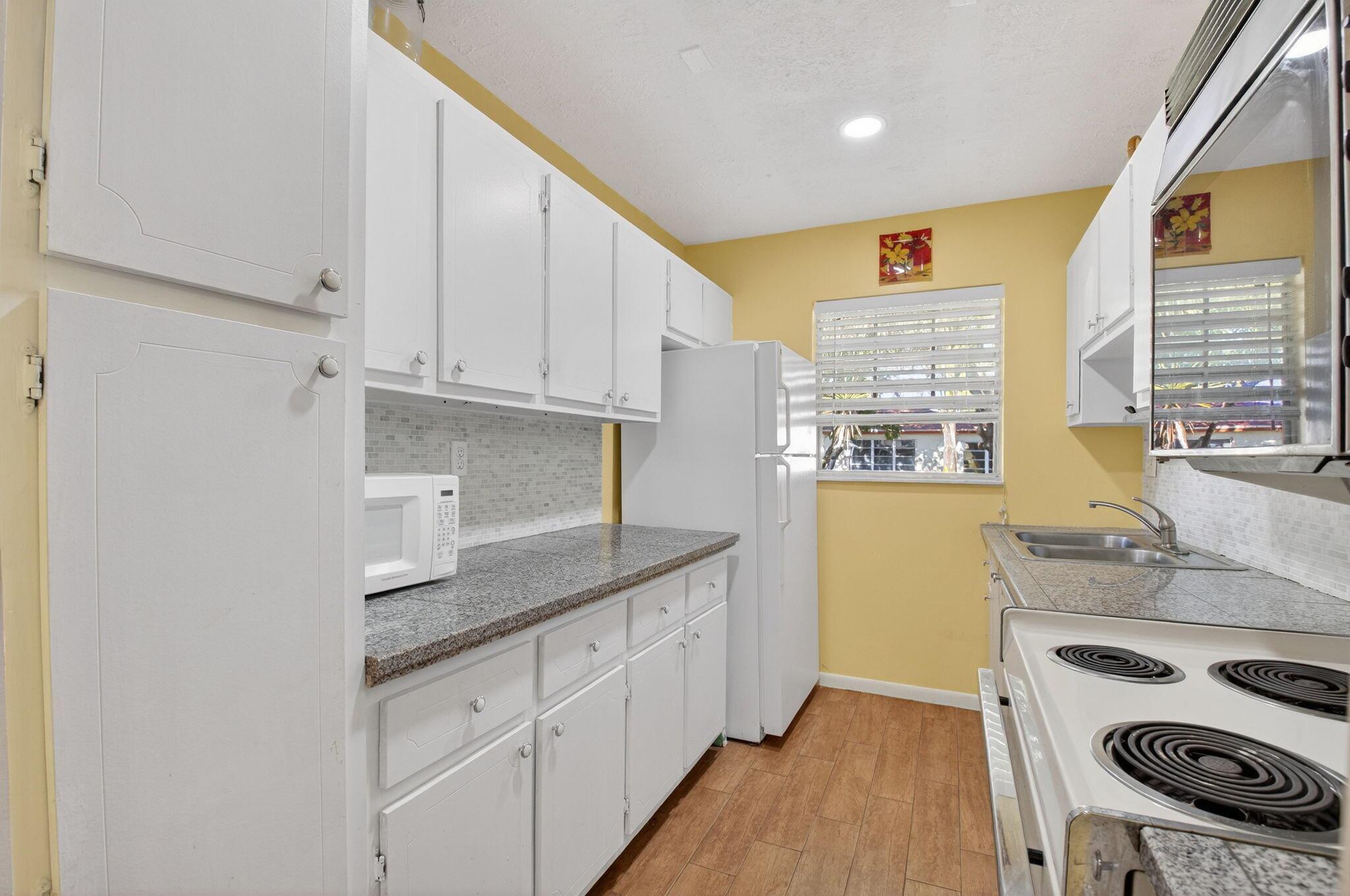 HIGH POINT OF DELRAY SEC - Residential