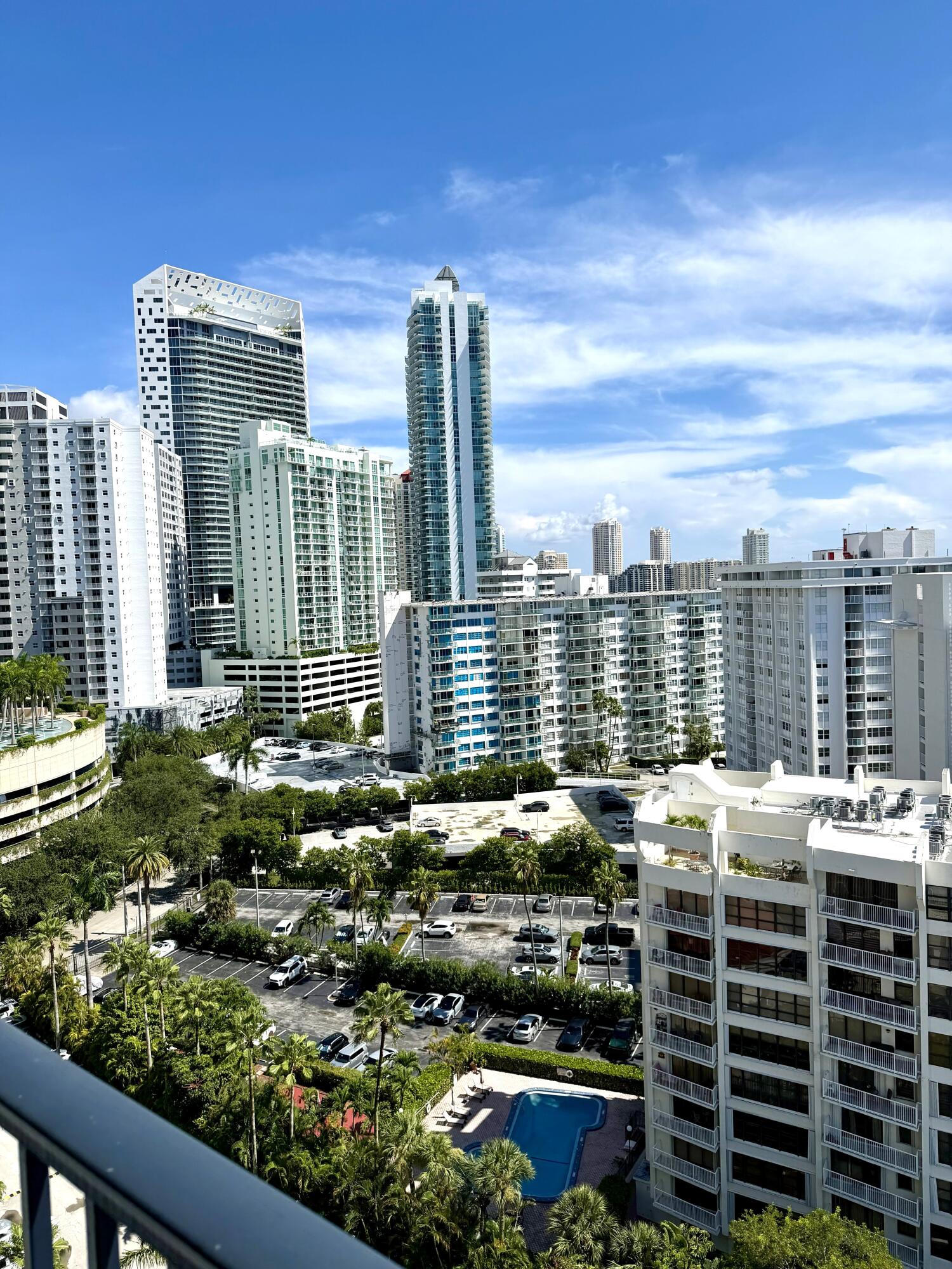 1450 BRICKELL BAY Drive 1702, Miami, FL, 33131/$450,000 1 1450 BRICKELL BAY Drive 1702