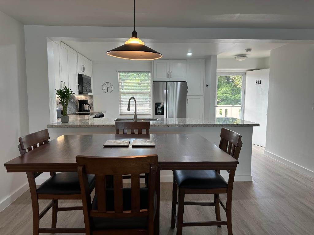 MEADOWBROOK LAKES VIEW - Residential Lease