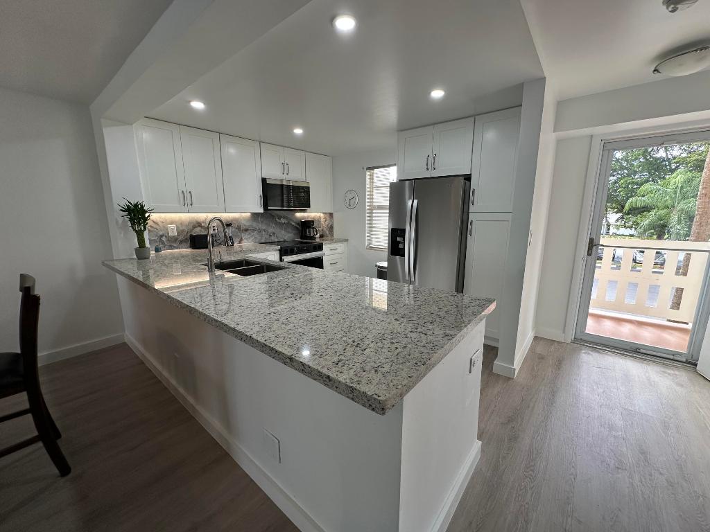 MEADOWBROOK LAKES VIEW - Residential Lease