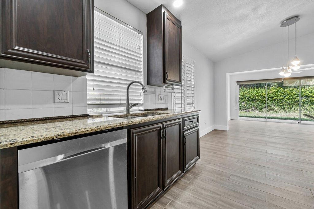 Photo of 4051 Grove Point Road, Palm Beach Gardens, FL 33410 (MLS # R11057502)