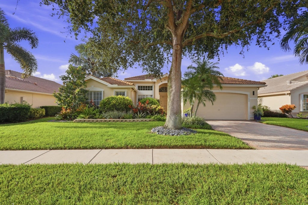 Photo of 11649 Pamplona Boulevard, Boynton Beach, FL 33437 (MLS # B26076656)