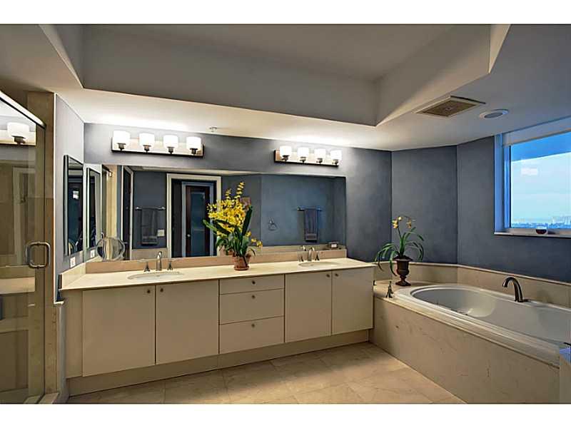 LAS OLAS GRAND - Residential