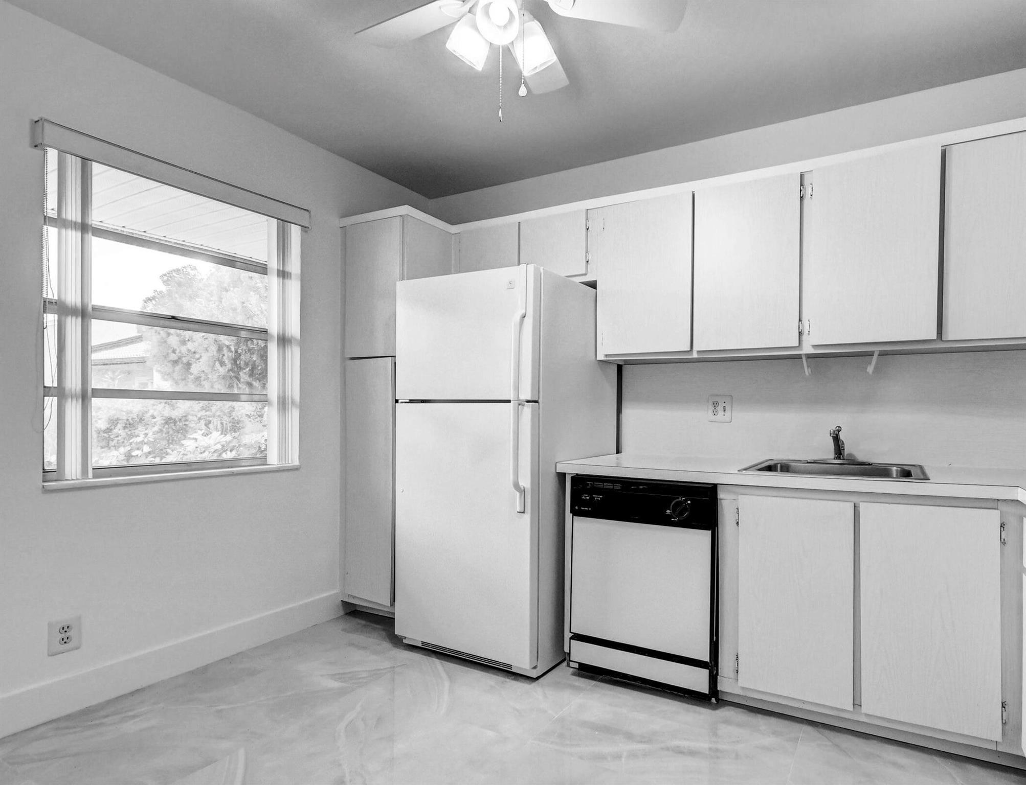 GOLDEN LAKES VILLAGE - Residential