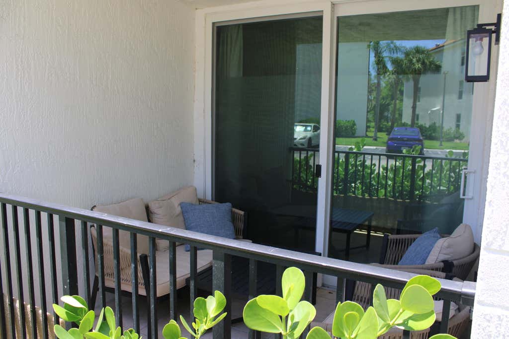 Photo of 1208 Villa Circle, Boynton Beach, FL 33435 (MLS # B26041405)