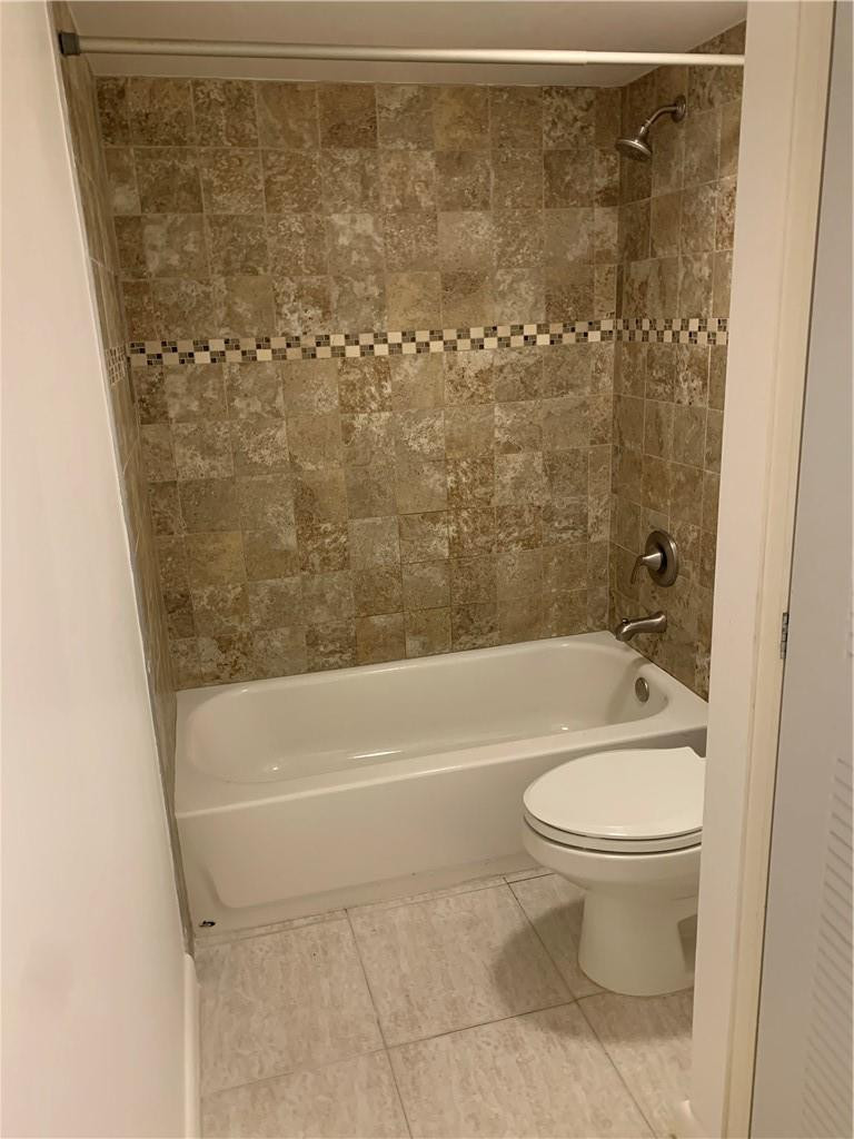 Delray Oaks West Condo1 - Residential Lease