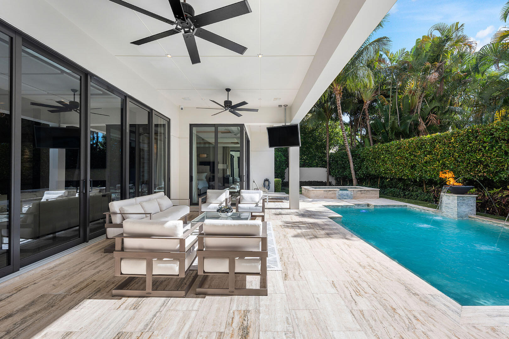 ROYAL PALM YACHT & COUNTRY CLUB - Residential