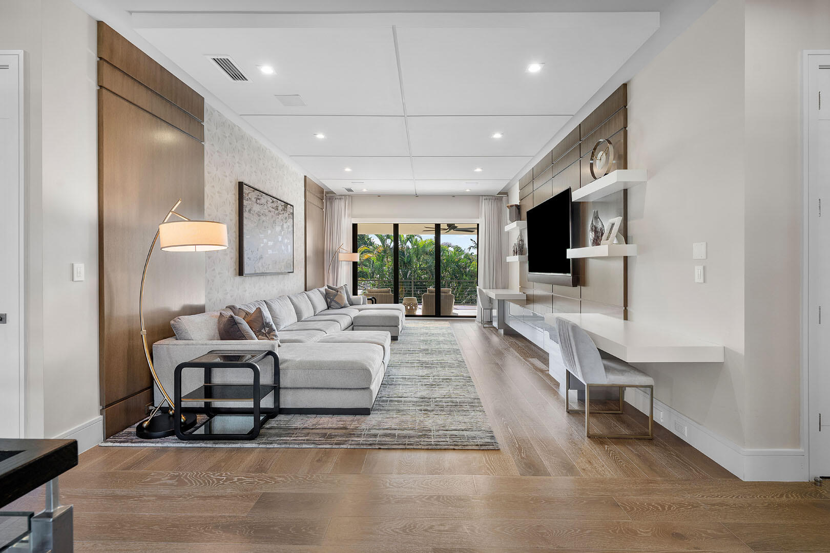 ROYAL PALM YACHT & COUNTRY CLUB - Residential