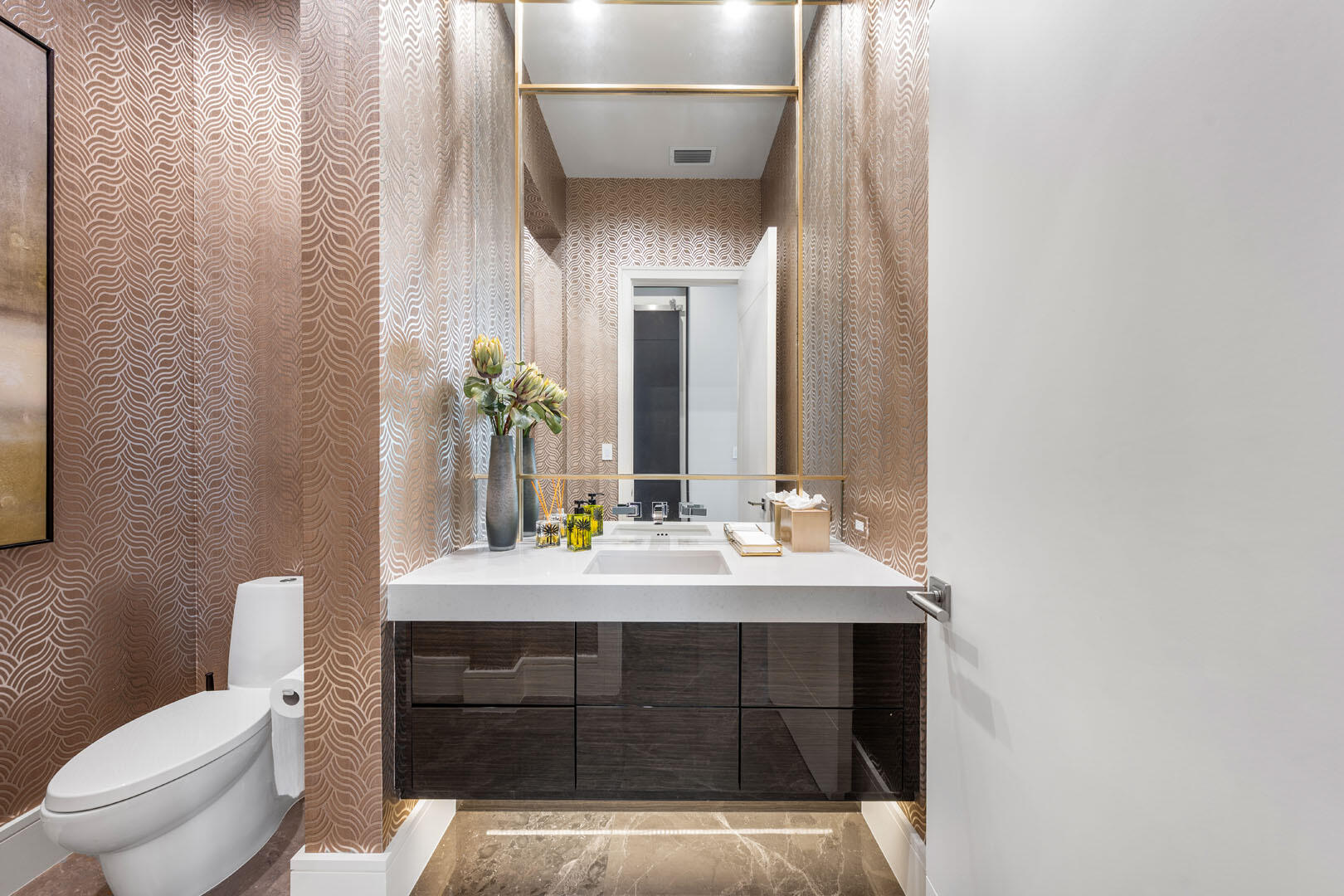 ROYAL PALM YACHT & COUNTRY CLUB - Residential