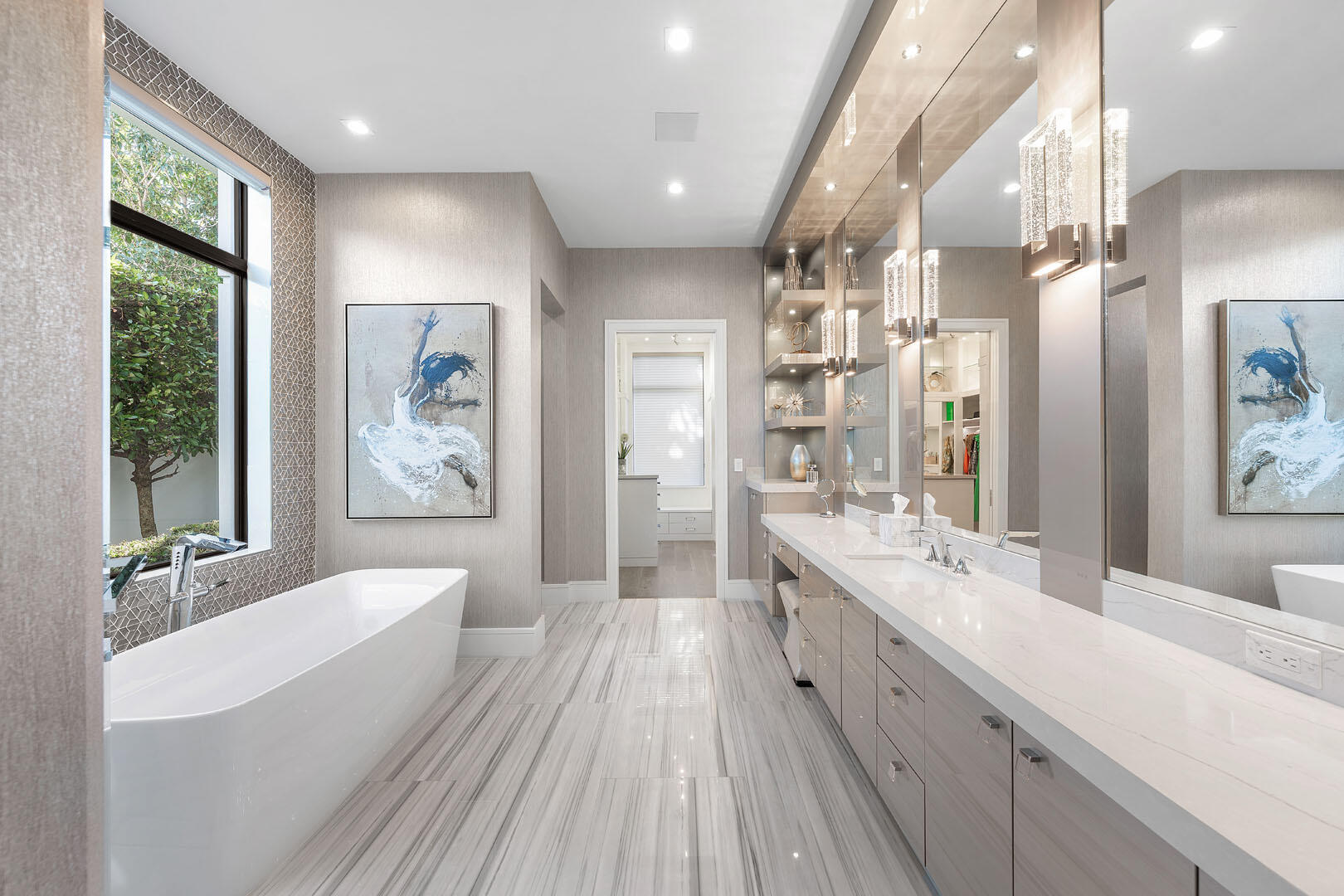 ROYAL PALM YACHT & COUNTRY CLUB - Residential