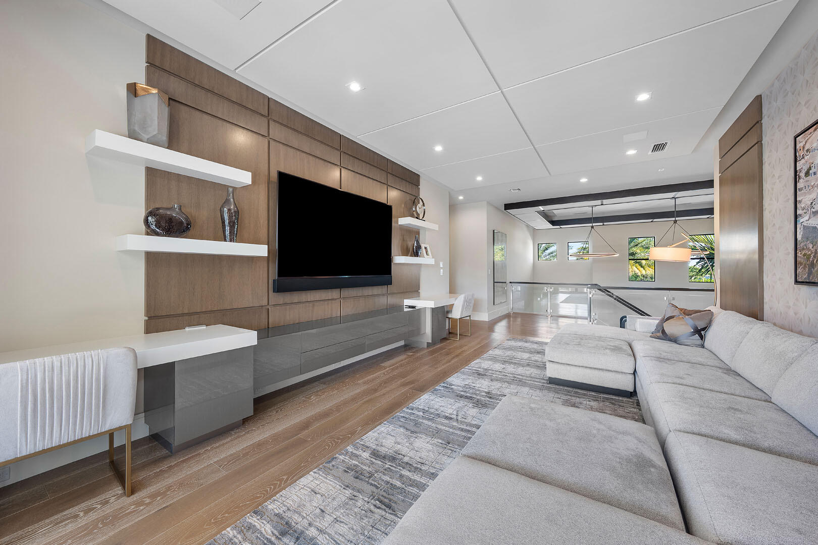 ROYAL PALM YACHT & COUNTRY CLUB - Residential