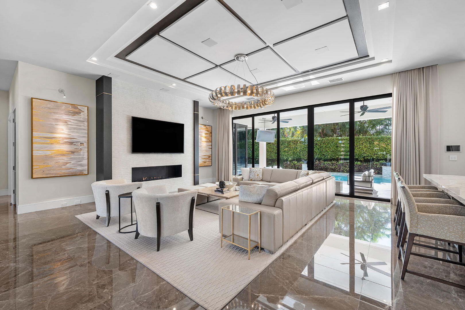 ROYAL PALM YACHT & COUNTRY CLUB - Residential