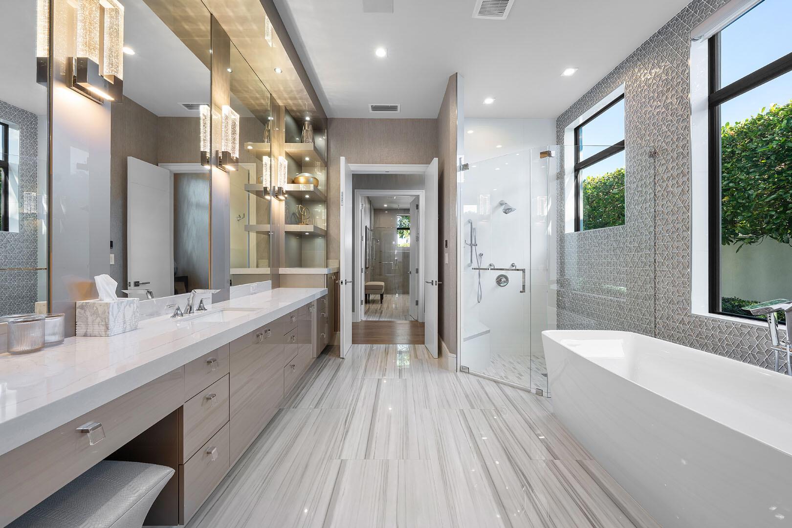 ROYAL PALM YACHT & COUNTR - Residential