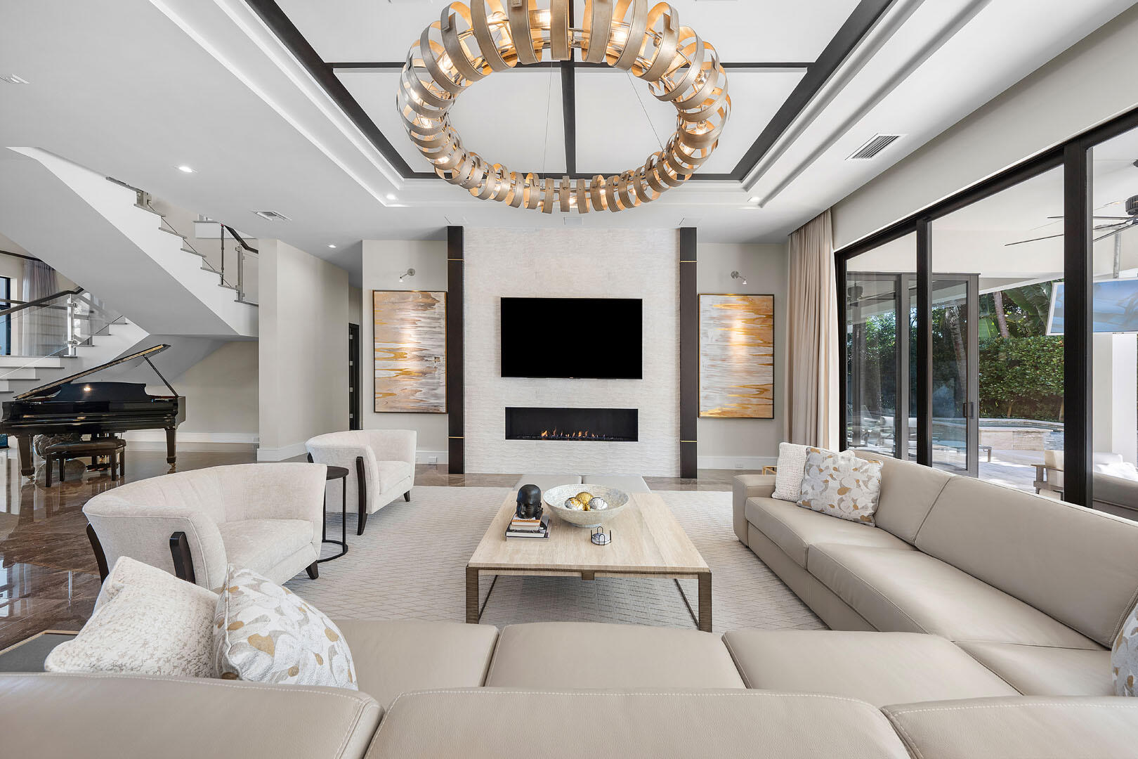 ROYAL PALM YACHT & COUNTRY CLUB - Residential