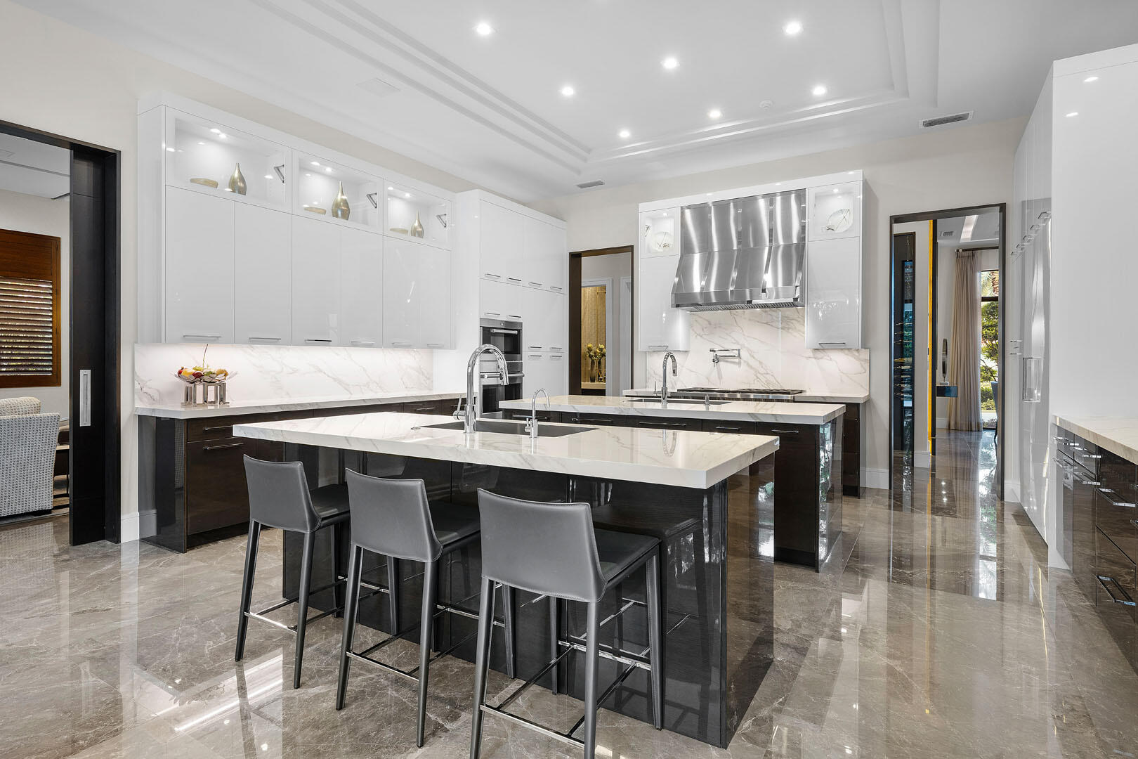 ROYAL PALM YACHT & COUNTRY CLUB - Residential