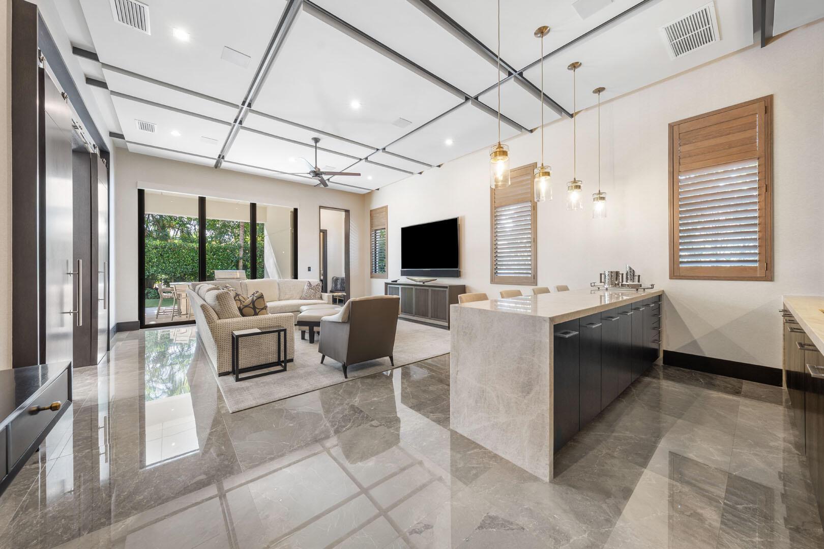 ROYAL PALM YACHT & COUNTR - Residential