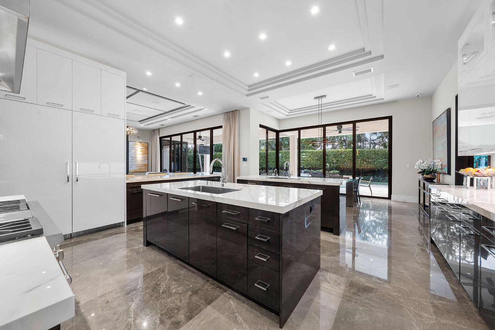 ROYAL PALM YACHT & COUNTRY CLUB - Residential