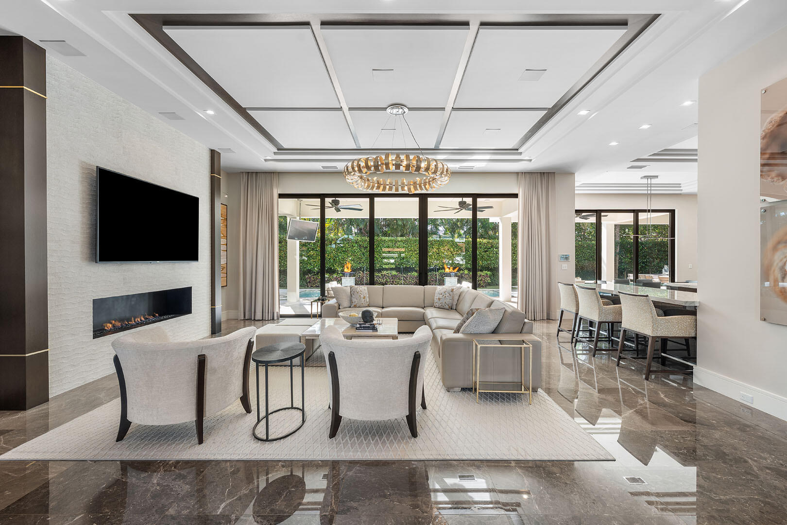 ROYAL PALM YACHT & COUNTRY CLUB - Residential