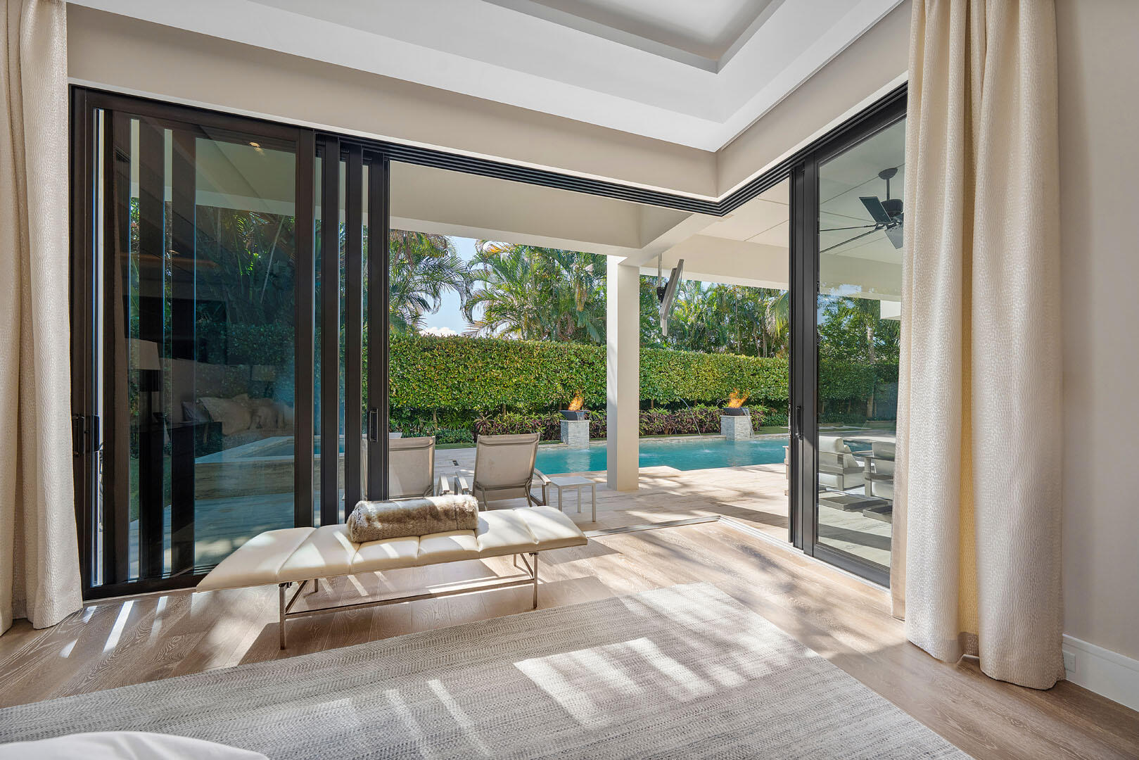 ROYAL PALM YACHT & COUNTRY CLUB - Residential