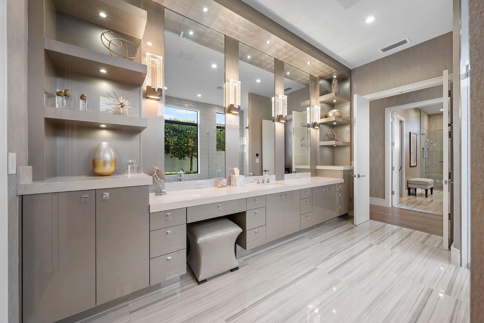 ROYAL PALM YACHT & COUNTR - Residential