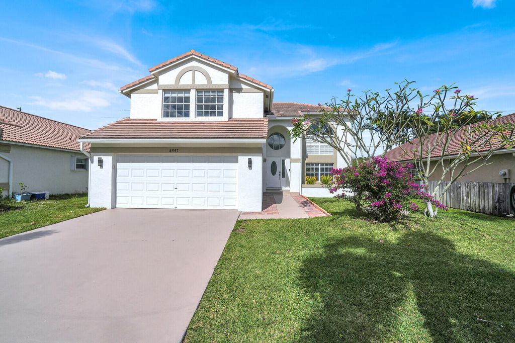 Photo of 8557 Windy Circle, Boynton Beach, FL 33472 (MLS # R11158097)
