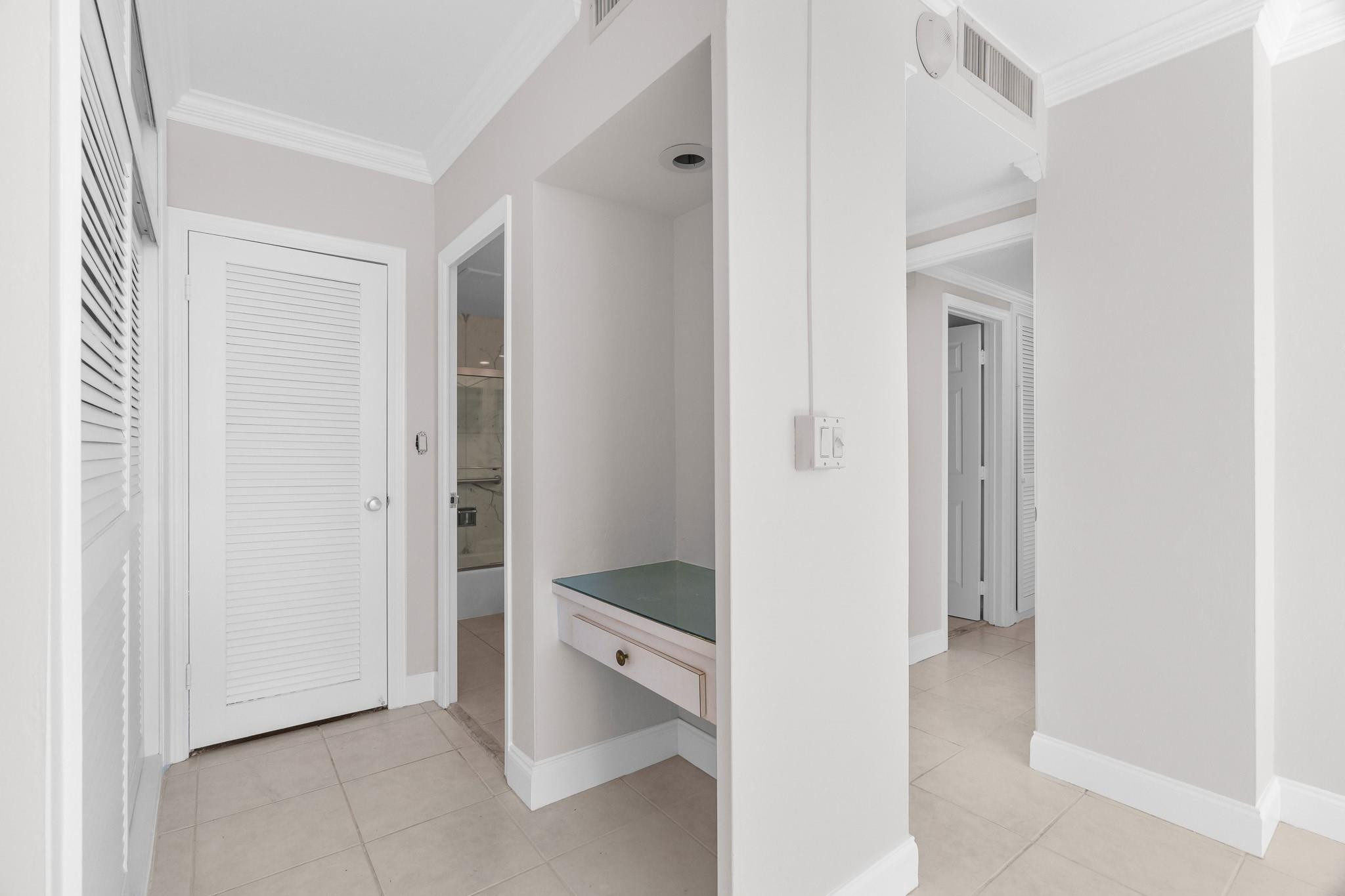 Coral Ridge Towers South - Residential