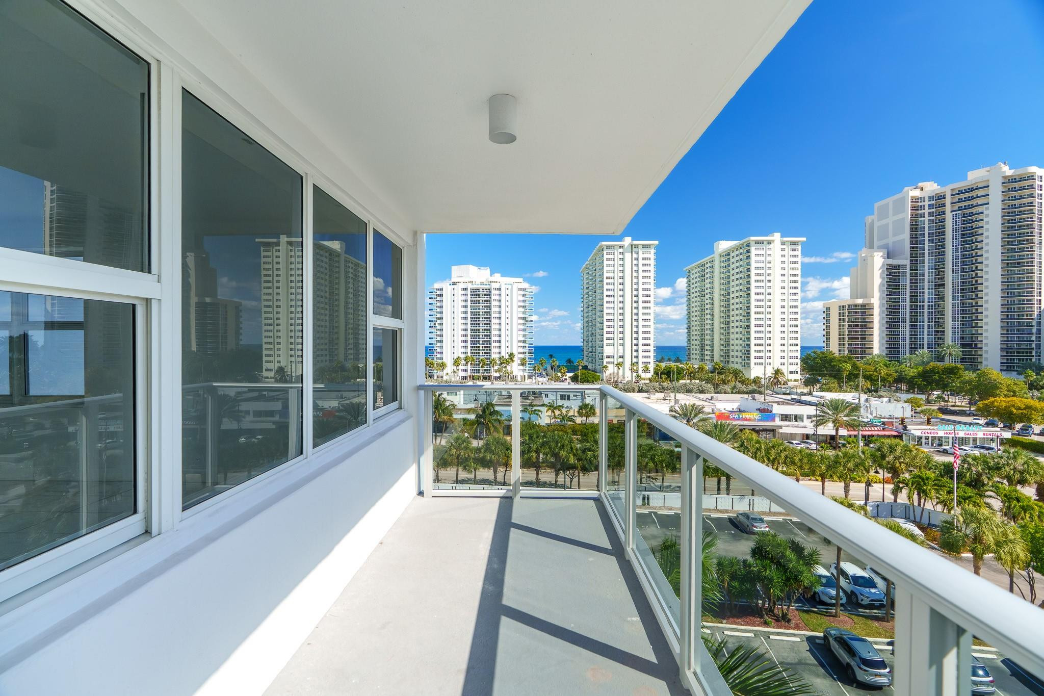 Coral Ridge Towers South - Residential